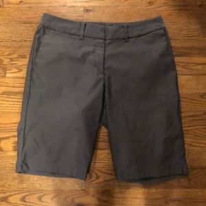 Nike golf shorts size 4